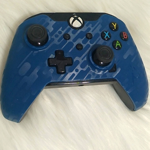 X Box 360 Controller Bundle Both Work Great - Picture 7 of 12